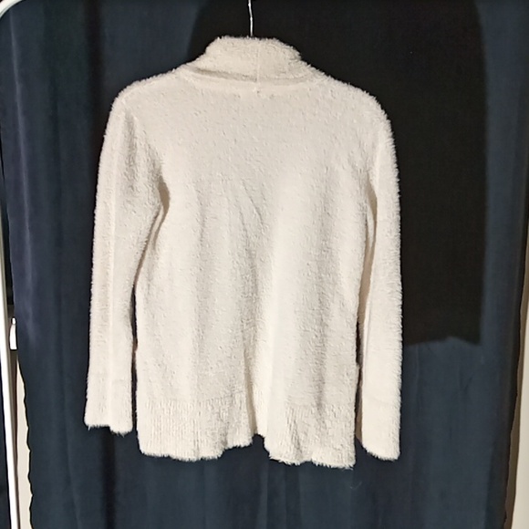 Peyton Primrose Nylon Blend Cream Fuzzy Sweater Size Small Ptp 22" L 27" - Picture 5 of 9